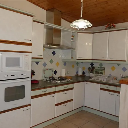 Prázdninový dům Maison 2 Proche Et Commerces, Terrasse Couverte - Fr-1-323-284