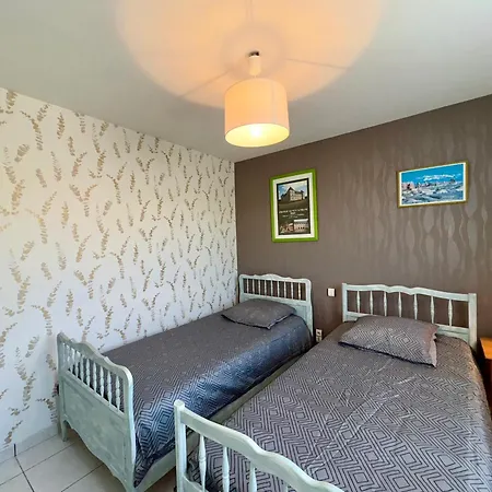 Charmante Maison 2 Chambres, Proche Plage, Commerces, Avec Terrasse Et Wifi A - Fr-1-323-284