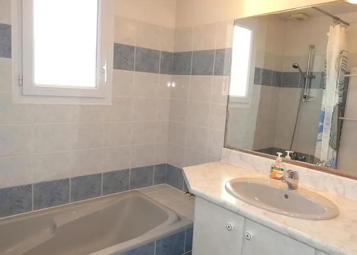 Maison 2 Proche Et Commerces, Terrasse Couverte - Fr-1-323-284 * 생장드몽