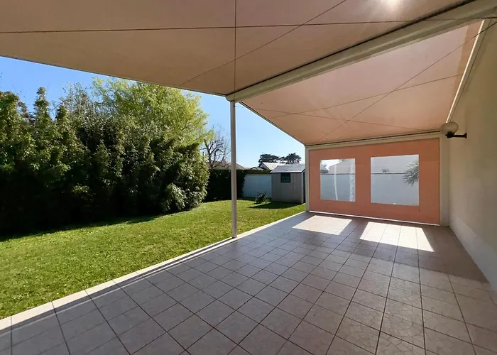 Maison 2 Proche Et Commerces, Terrasse Couverte - Fr-1-323-284 펜션 *