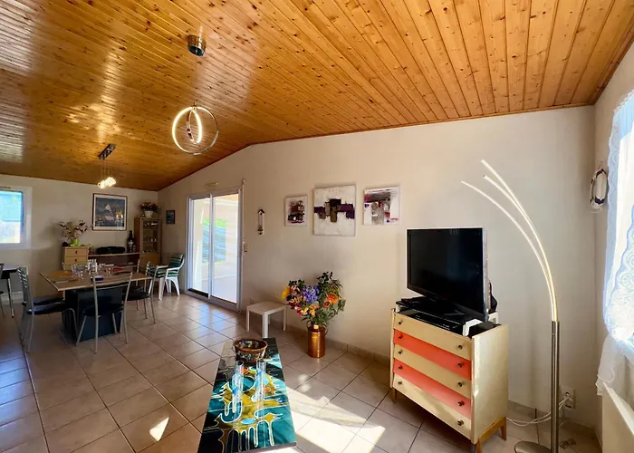 Maison 2 Proche Et Commerces, Terrasse Couverte - Fr-1-323-284 펜션 *